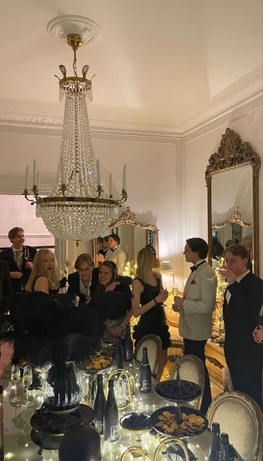 Rich family thumbnail