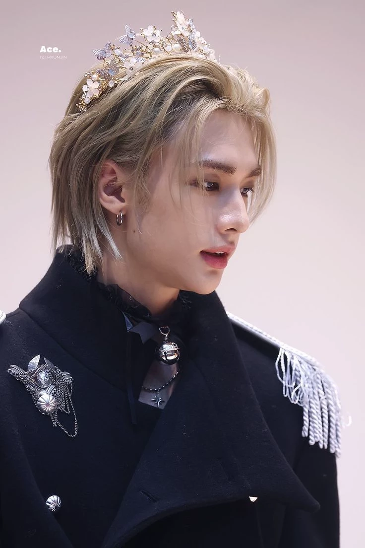 Hwang Hyunjin the Prince thumbnail