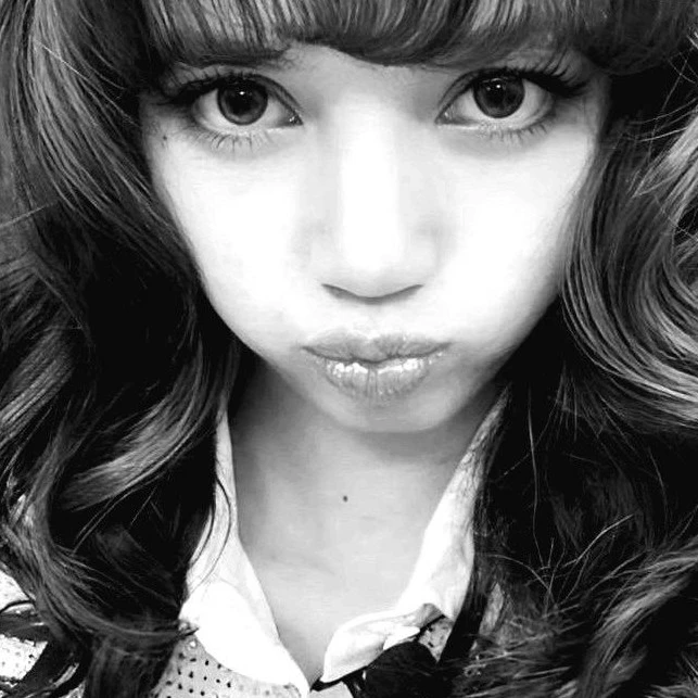 Lora