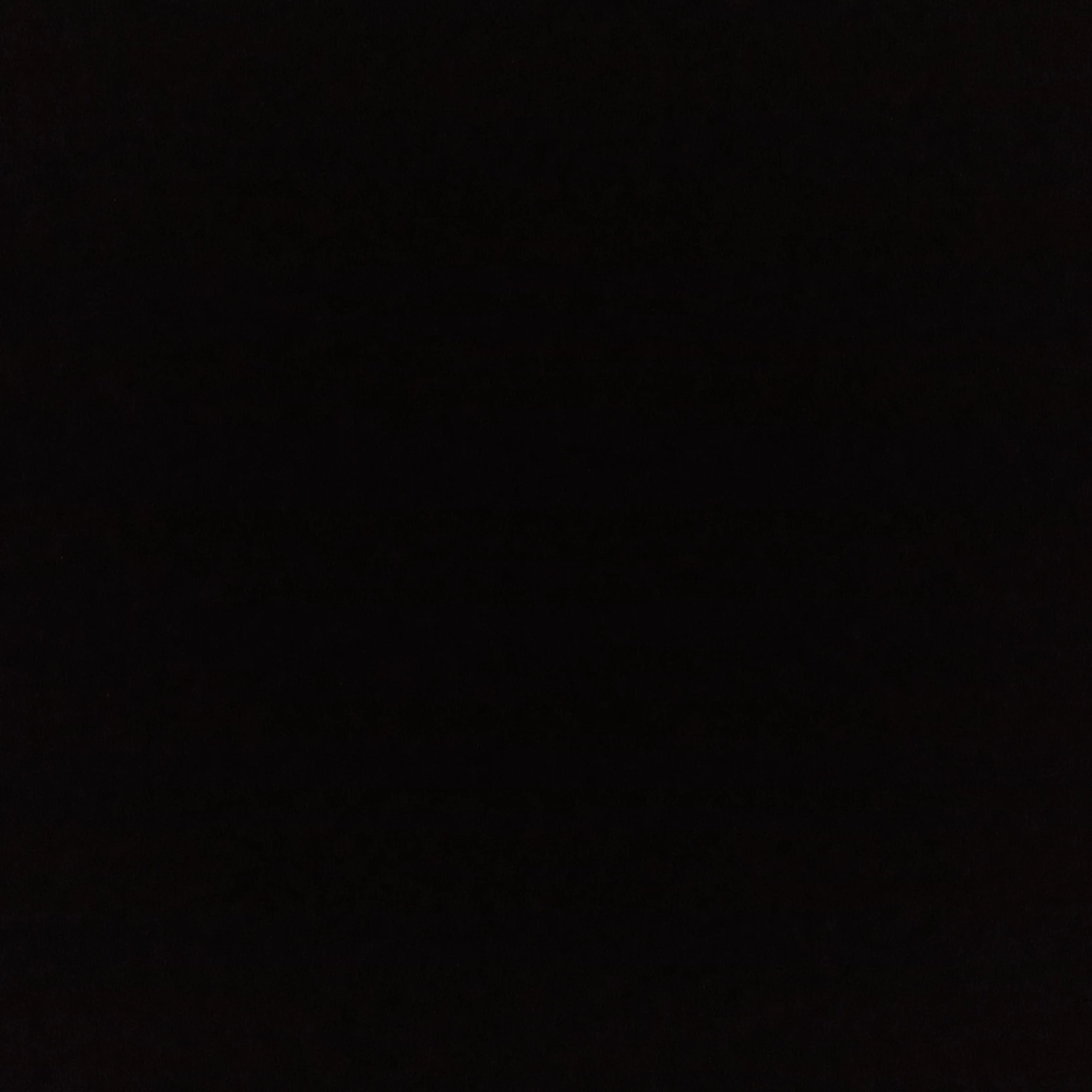 ︎