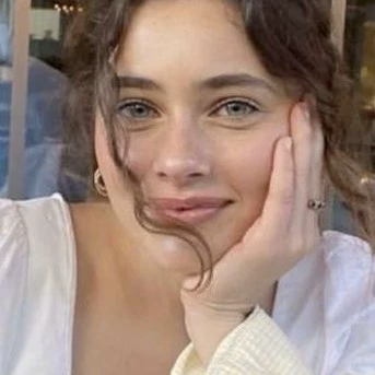 Evie Sage