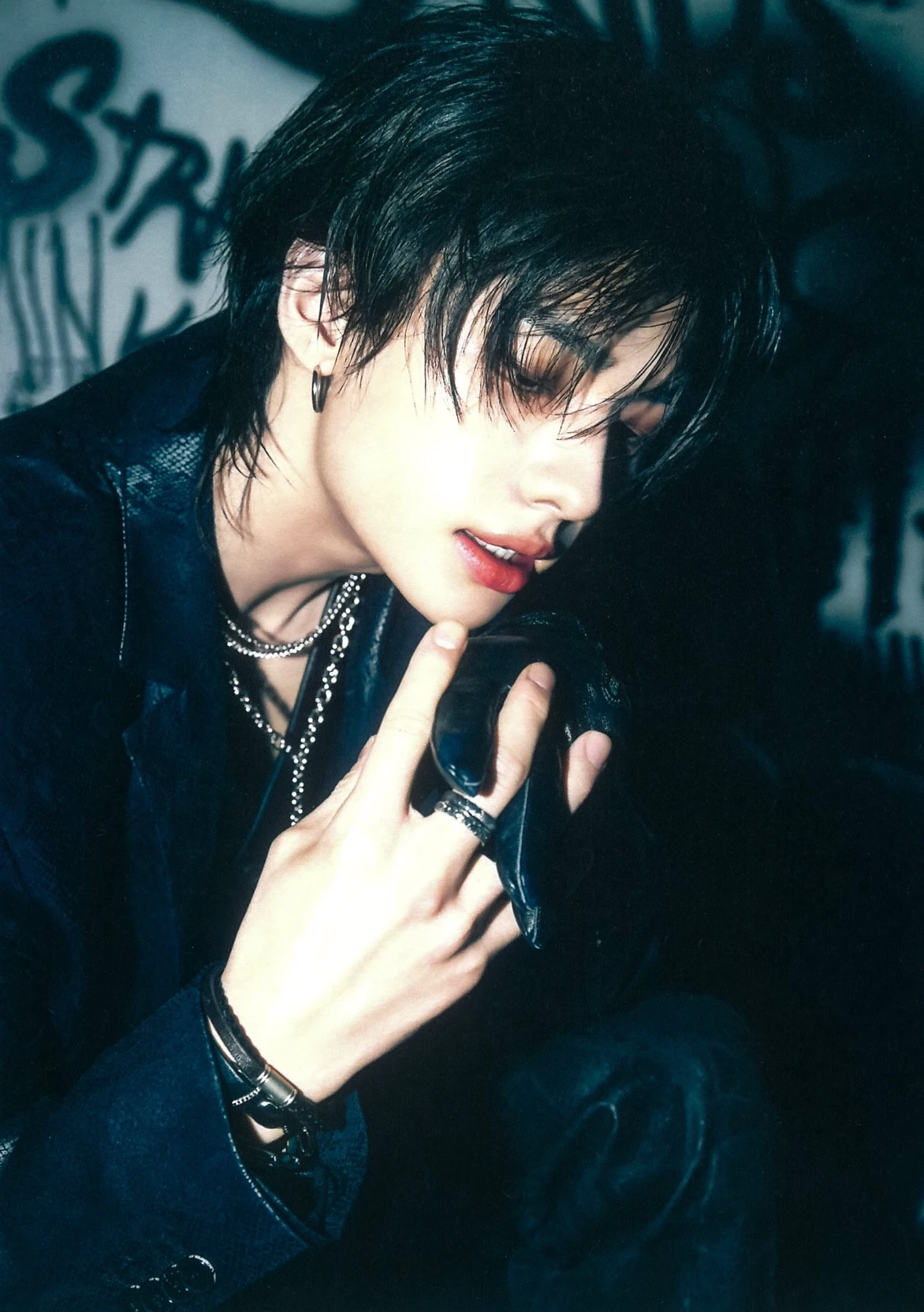 Hwang Hyunjin thumbnail