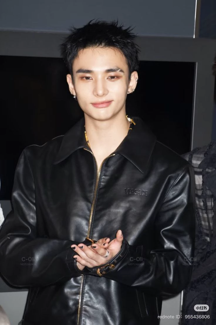 Hwang Hyunjin  thumbnail