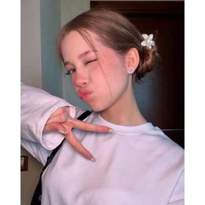 Nicole thumbnail