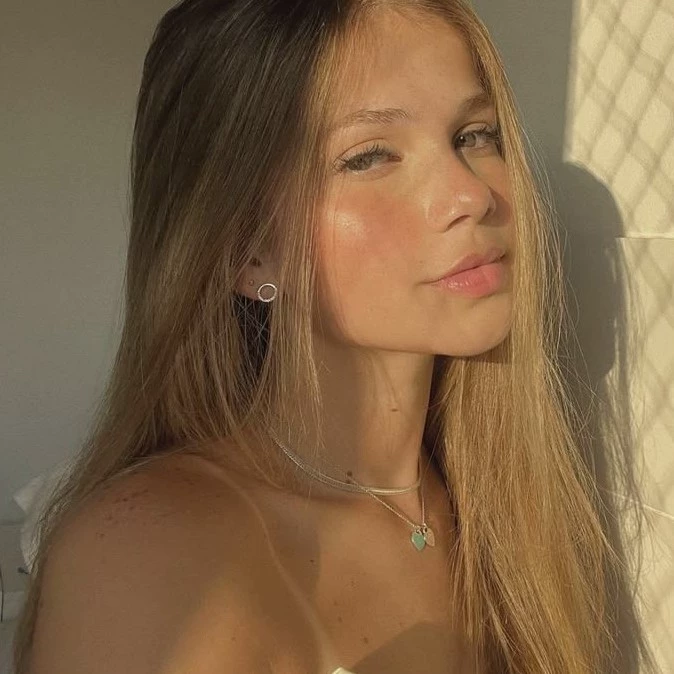 Bella 
