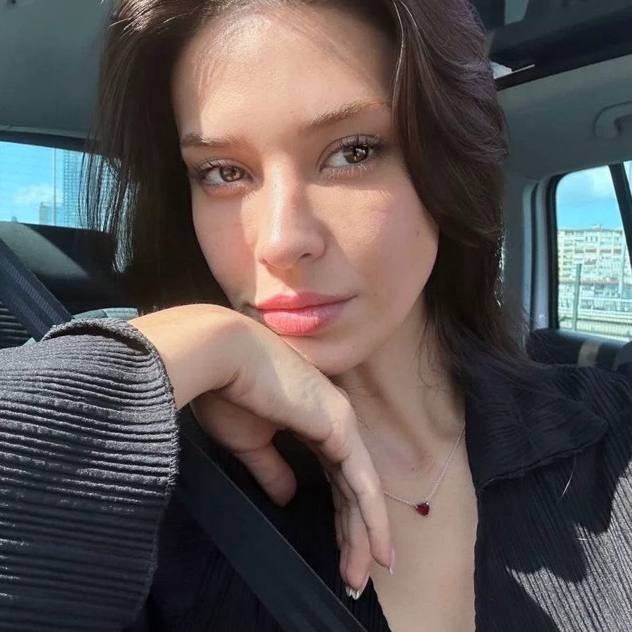 Claire 