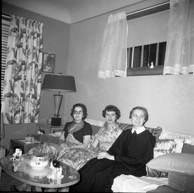 weird psycho family thumbnail