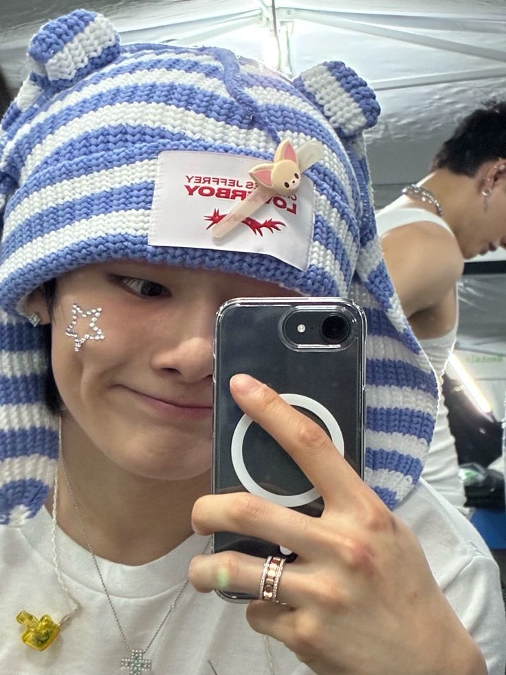 Jeongin thumbnail
