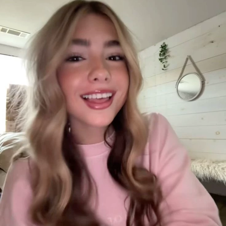 Elena 
