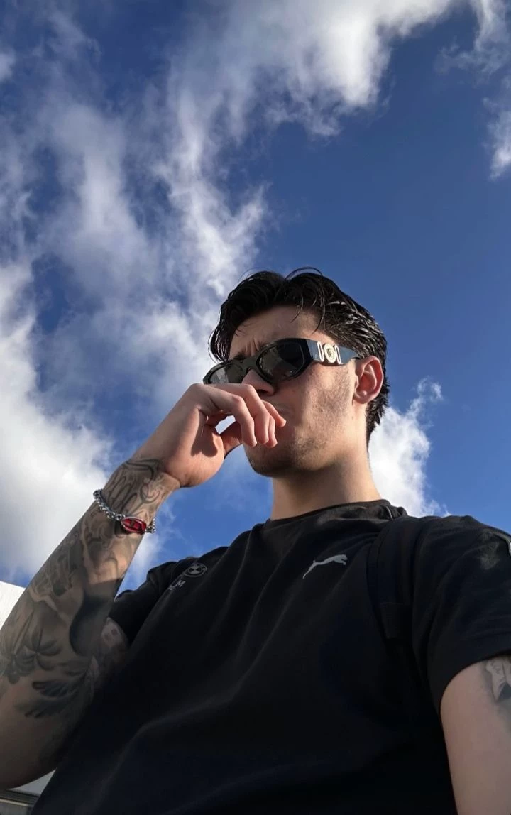 Alex thumbnail