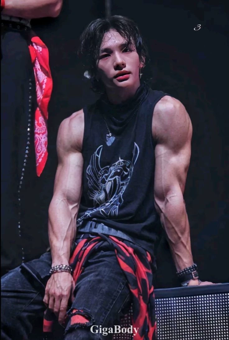 Hwang Hyunjin thumbnail