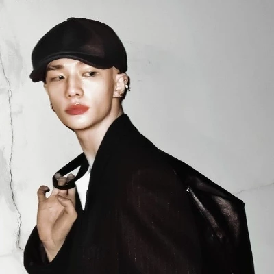 Hwang Hyunjin thumbnail