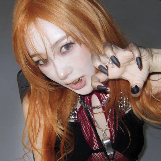 Lily 