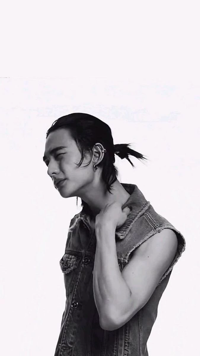 Hwang Hyunjin thumbnail