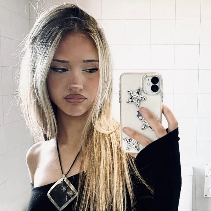 Mia
