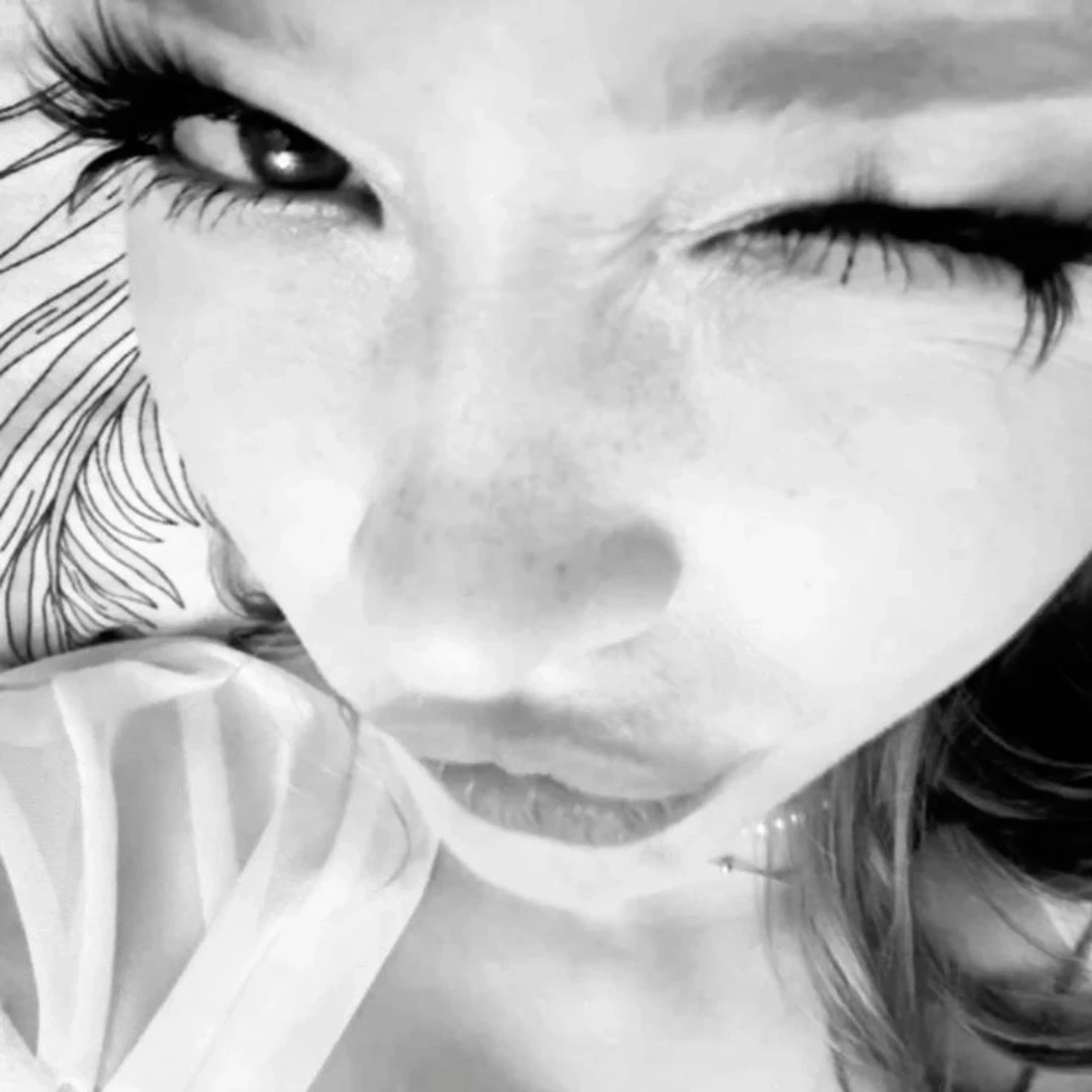𝐄llisha 𝓦. 𝓣oji .