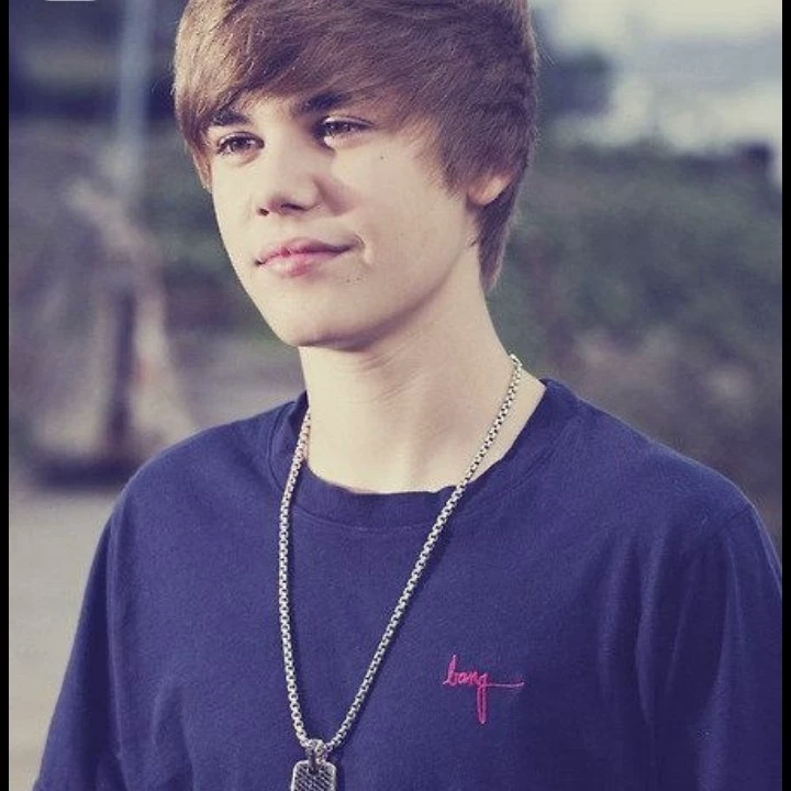 JUSTIN BIEBER 