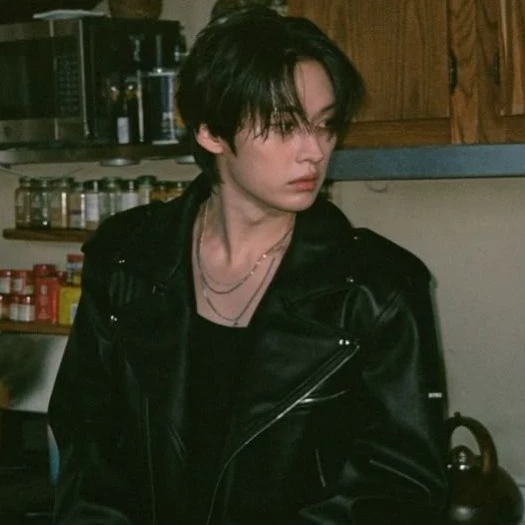 𝘼na  🥀