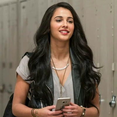 Naomi Scott thumbnail