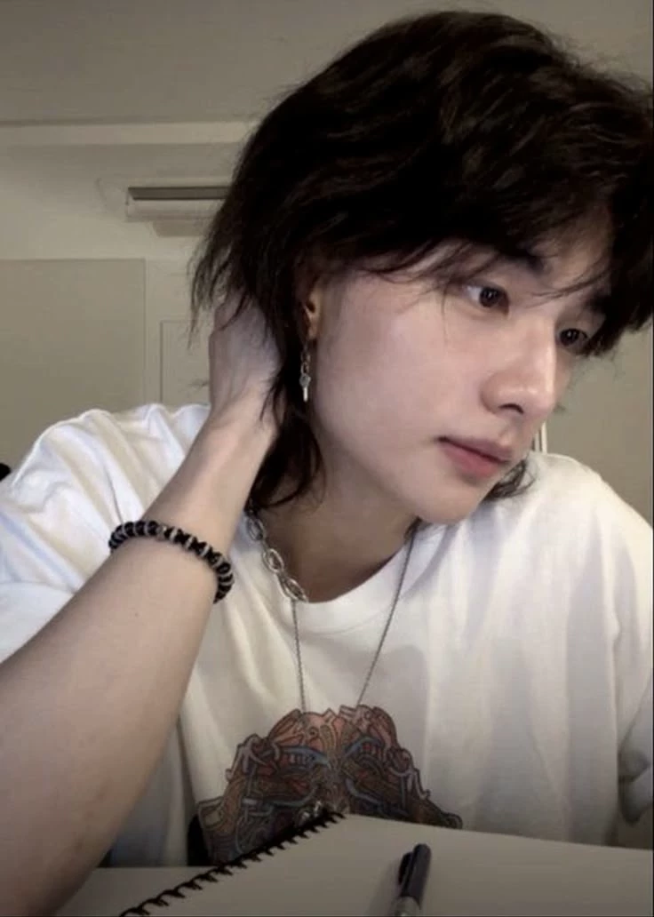 Hwang Hyunjin thumbnail