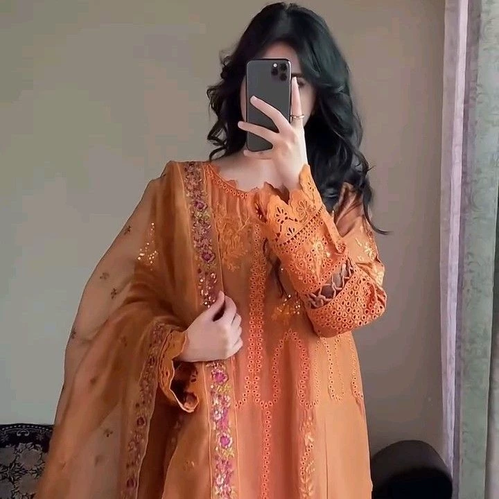 Avya