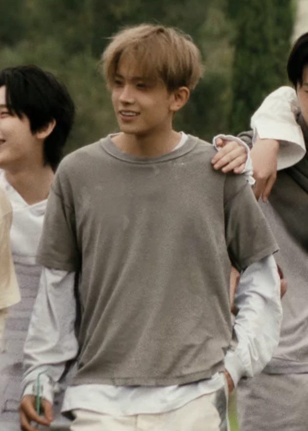 Lee heeseung thumbnail