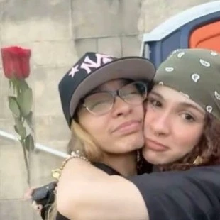 scar manon sophia y muchas cosas nose ok