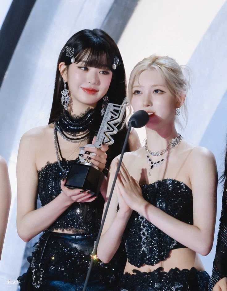 Wonyoung y Gaeul thumbnail