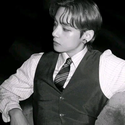 Kim Taehyung thumbnail