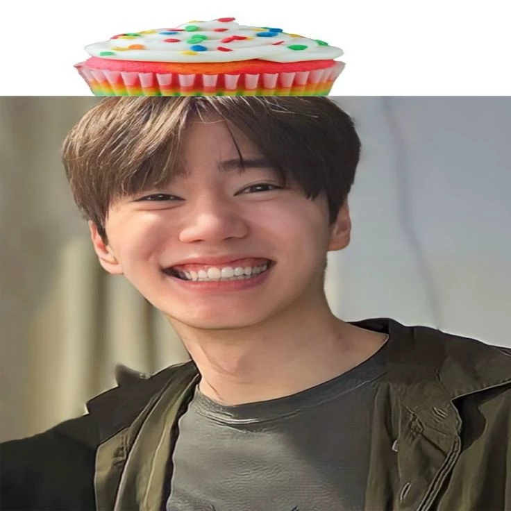 Mini cupkake Junyoung 🧁 mwa