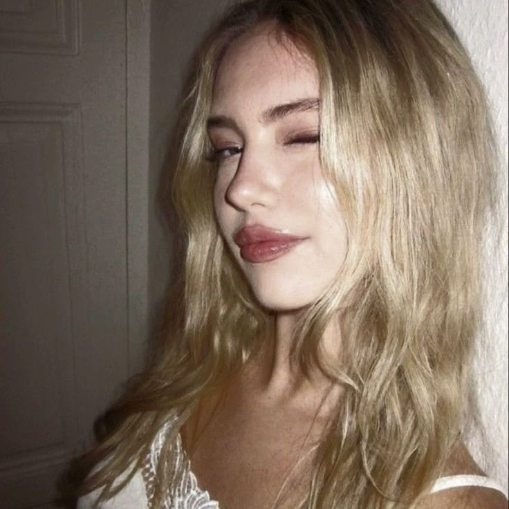 ✭🌷✨✯𝐿𝑖𝑙𝑙𝑦✯✨🌷✰