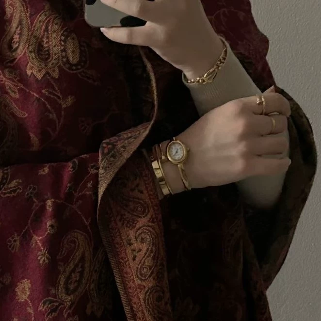 غريسَ  . 