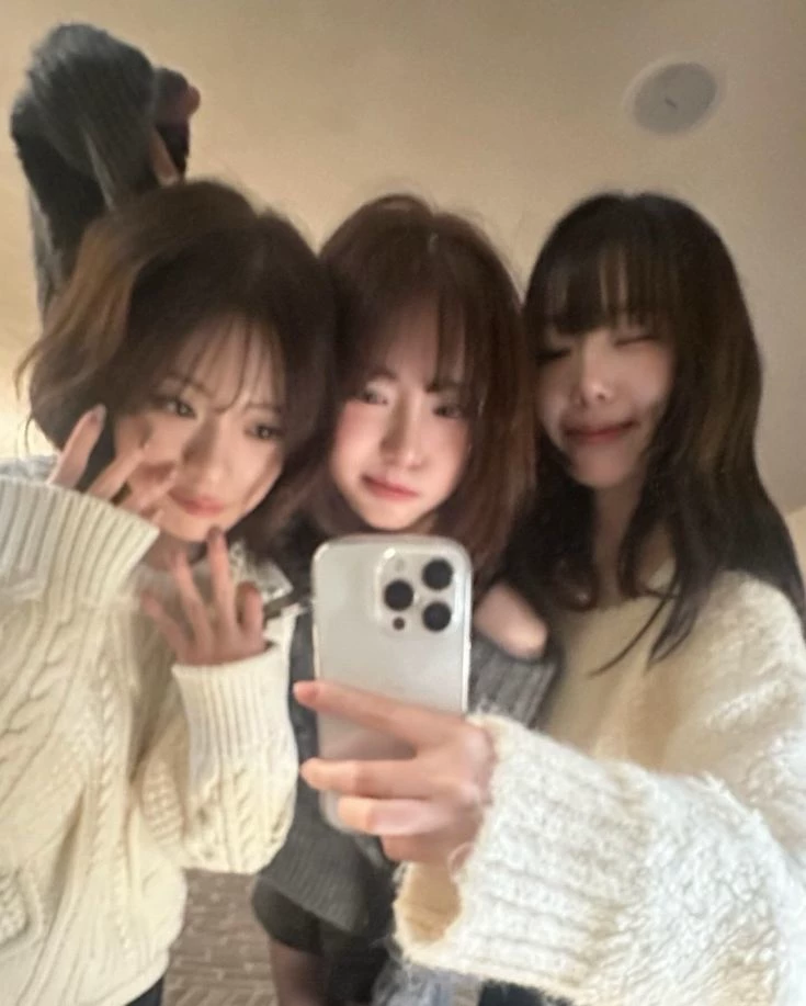 Three girlfriends thumbnail