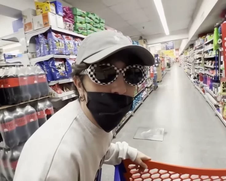 Carre in the store thumbnail