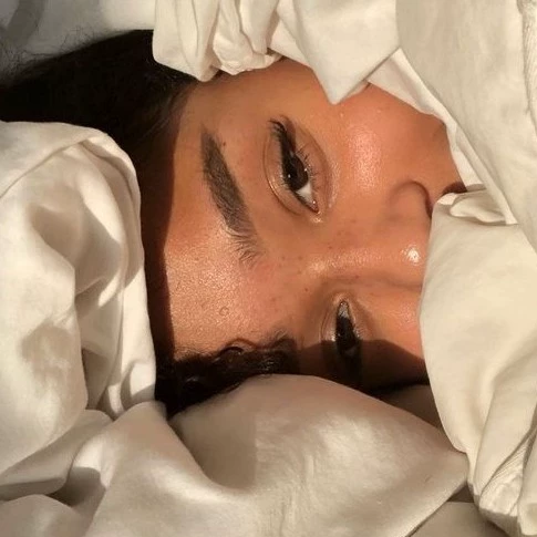 @  𝓝𝘢𝘯𝘪  ︴🍸