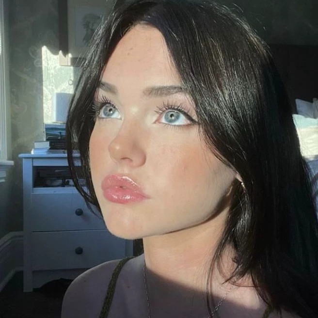  Nida  