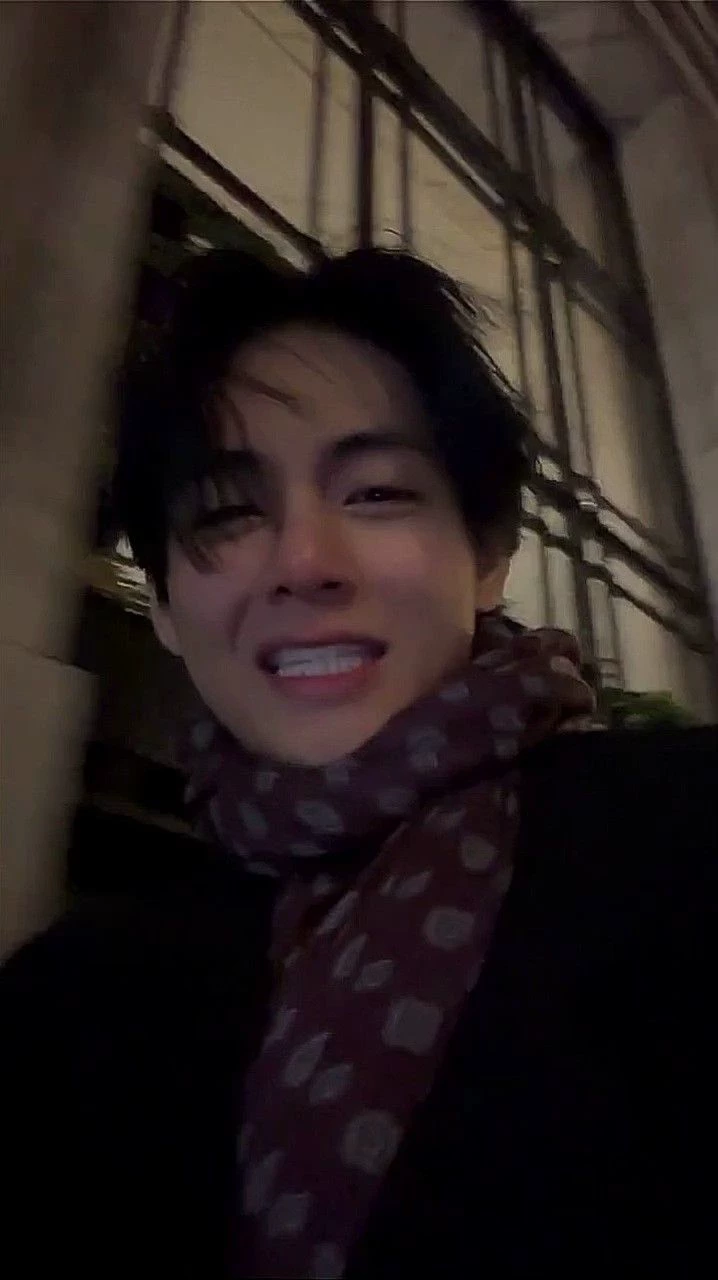 Kim Taehyung thumbnail