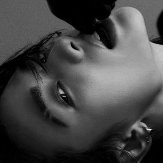 Kelly Hwang