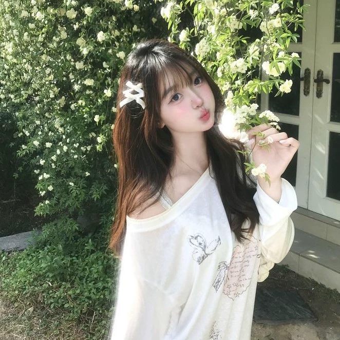 Elisaa