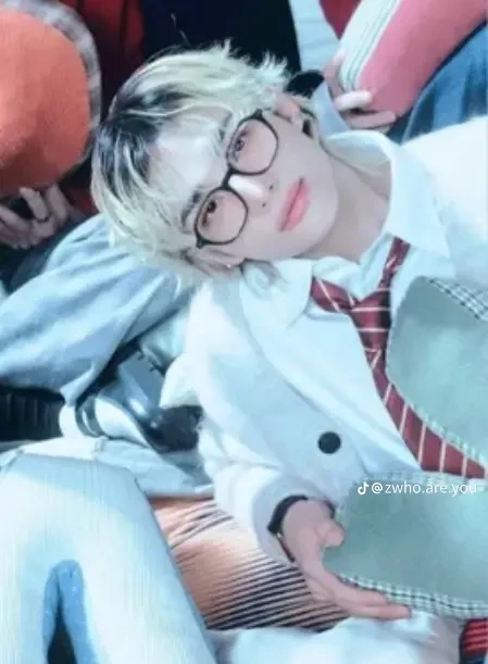 Hyunjin - BSF thumbnail