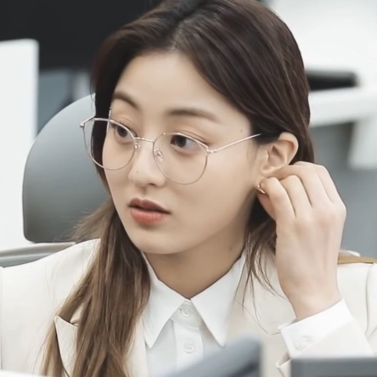 Park Jihyo 