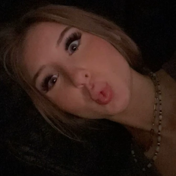 Greta_Gustafson❤️