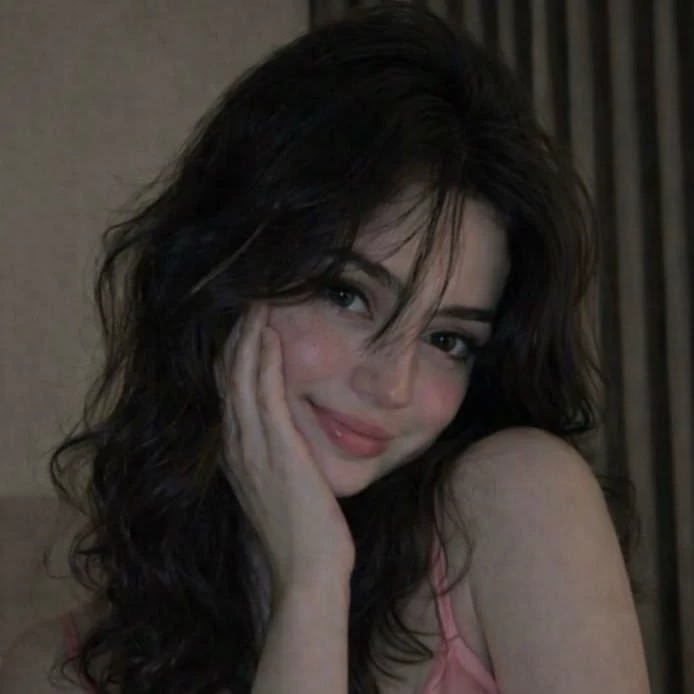 Chloe 