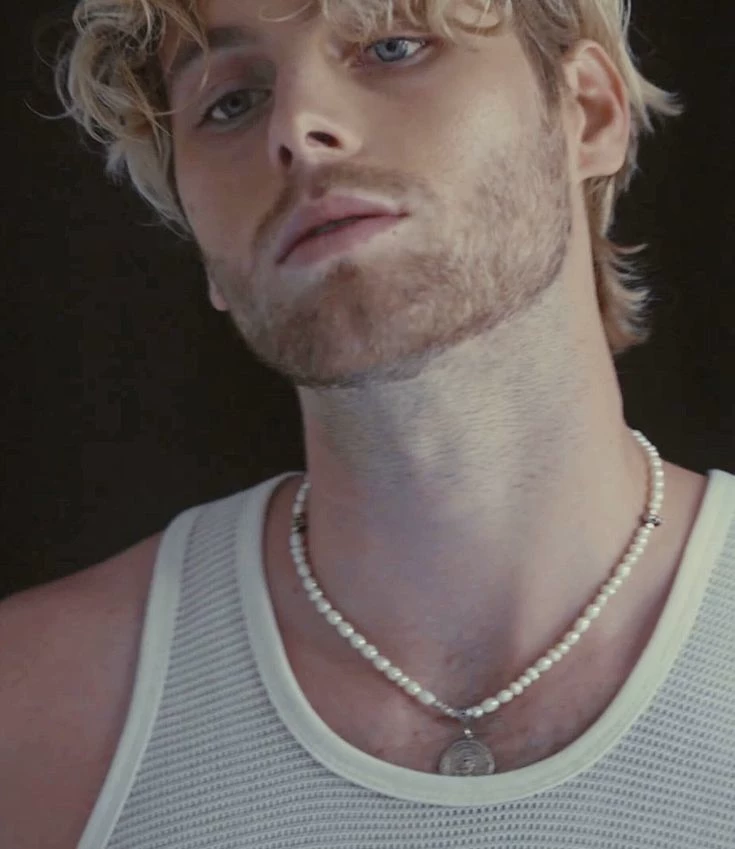 Luke Hemmings thumbnail