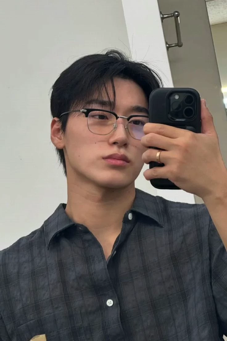 Choi San thumbnail