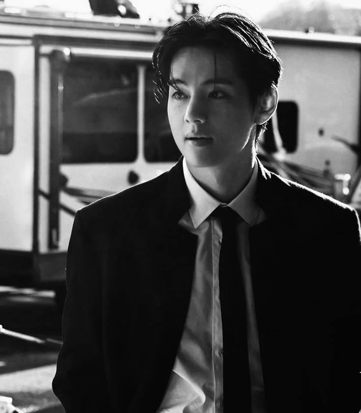 Kim Taehyung thumbnail