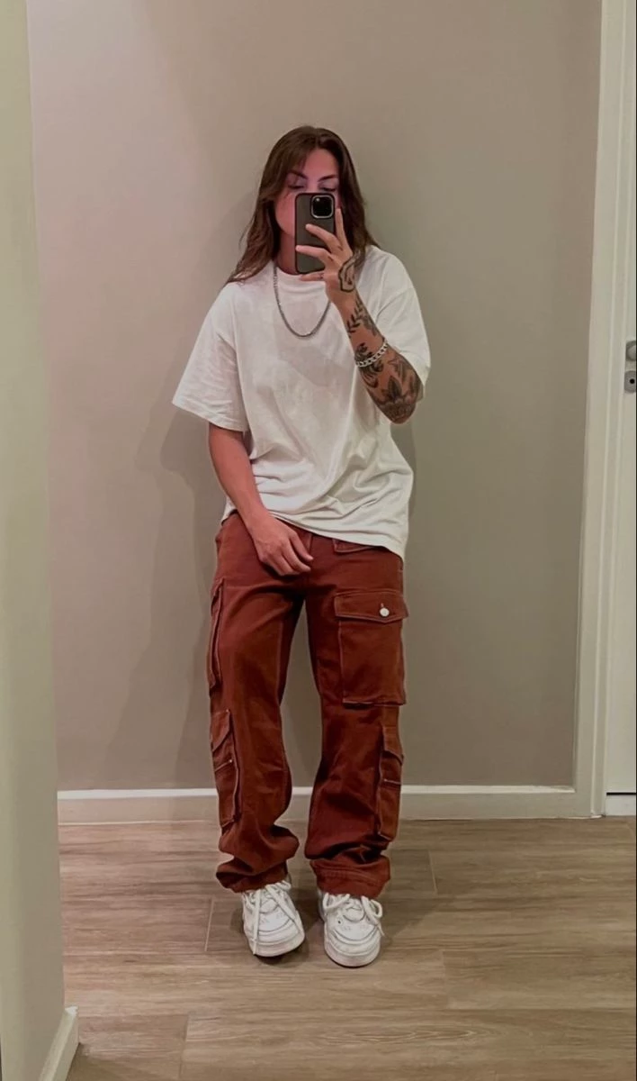 Fernanda..... Your ex? thumbnail