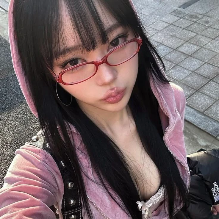 Naomy 