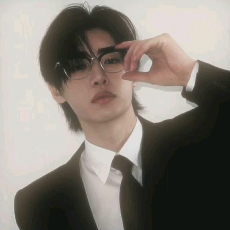 Sunghoon's toe sucker