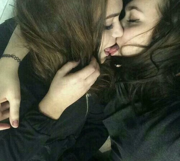 ⋆₊ ⊹Emma⋆｡˚ thumbnail